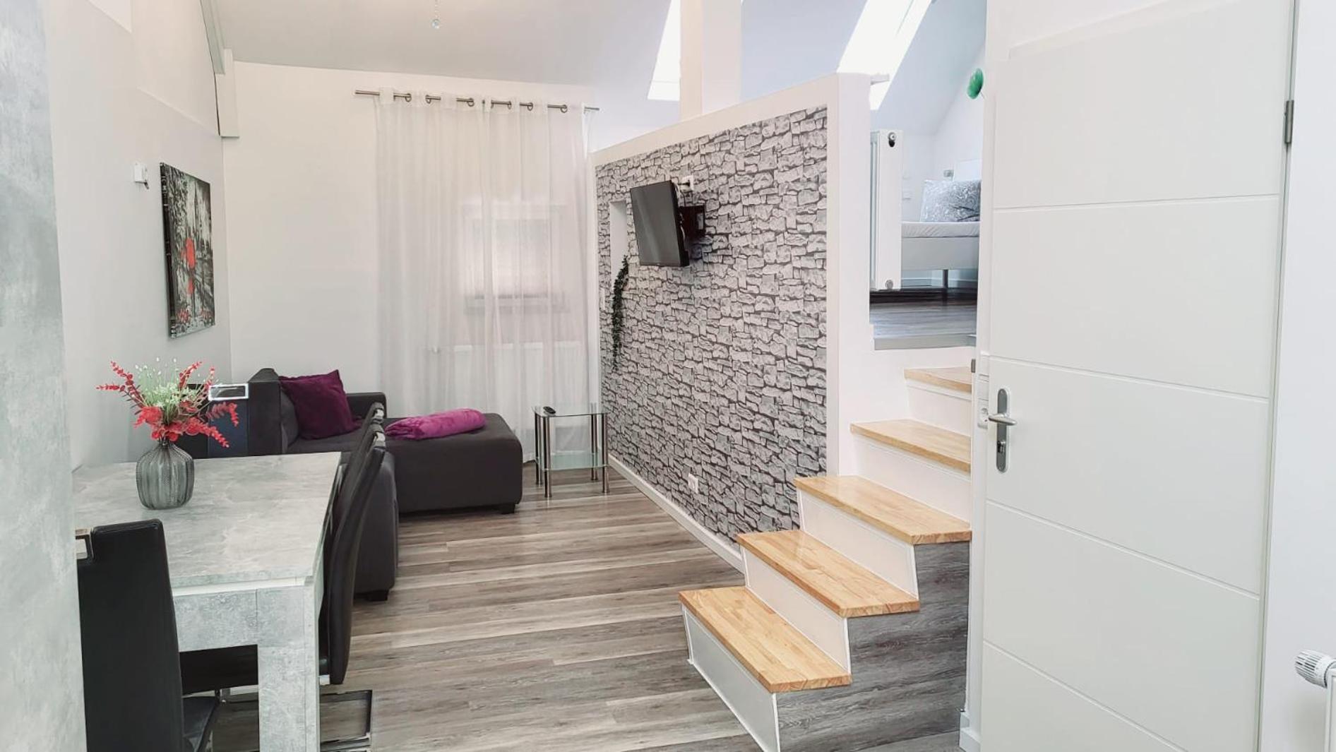 Apartment Jasmin Rust
